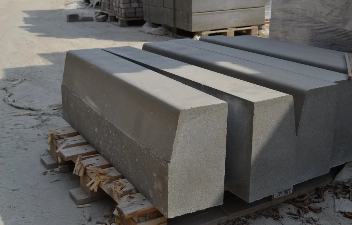 Бордюр мостовой бетонный БР 100.45.18 — фото 2